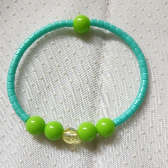 Sets of 3 Bead Bracelets. Color: Pink, Green. Handmade. - Picture 5 of 12